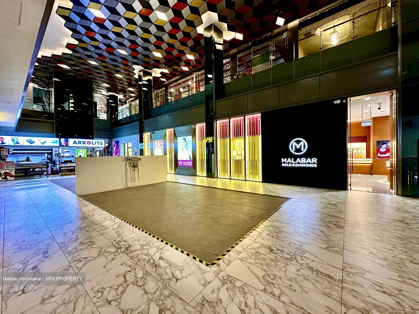 Centrium Square (D8), Retail #571781891
